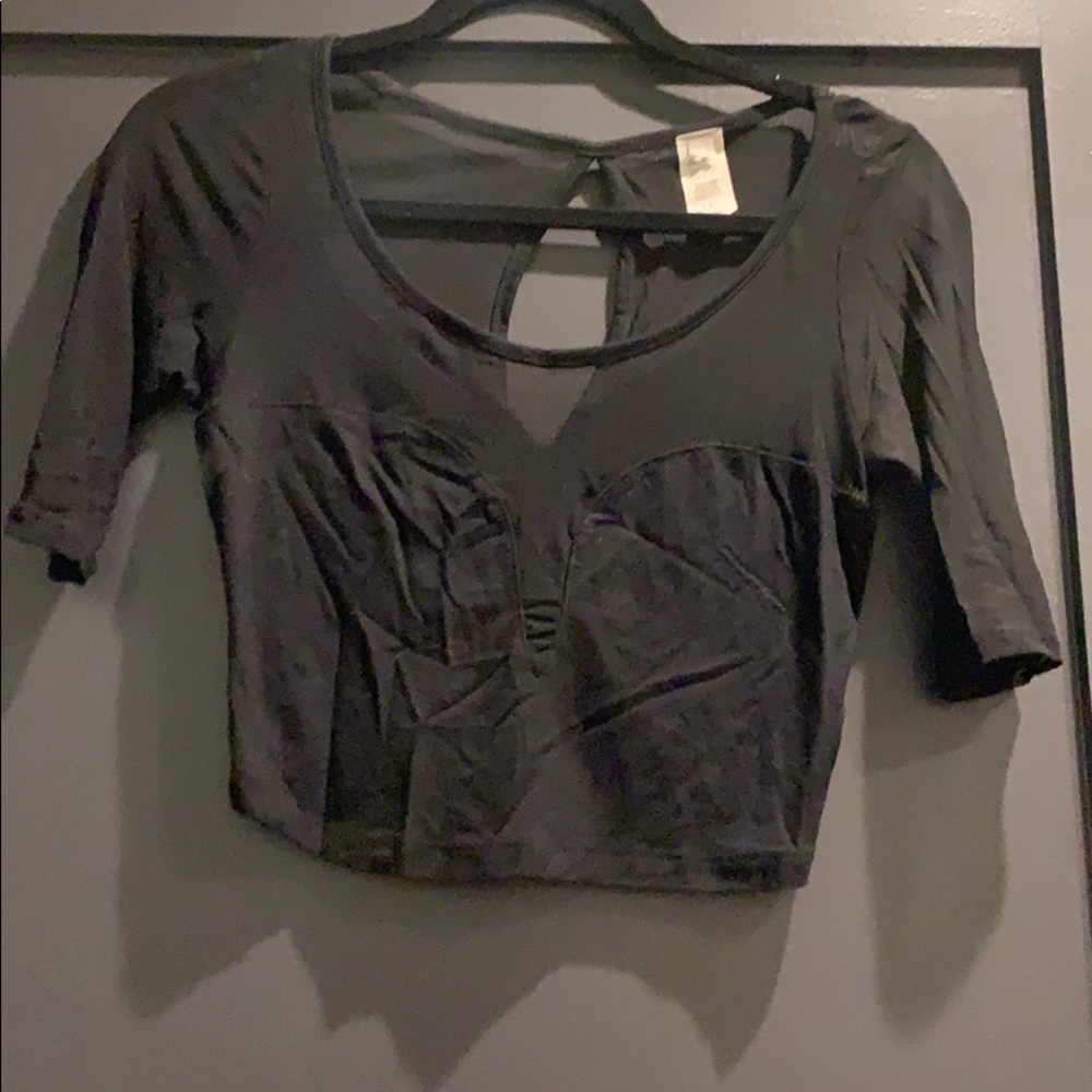 Black crop top with short sleeves